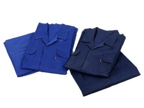 工作? /> 
</p>
<p>
	<br />
</p>
<p>
	1.全棉作业服的保养Q?br />
<br />
如果是棉麻资料的作业服，必定要留意防潮防霉，作业服怎么q行日常的保dQ就必定要留意醋Q由于醋是会Ҏl品形成腐蚀的，保藏前要z净Q晒qӀ还有像是一些果汁或者是其他的酸性物质都是需求留意的Q如果不心感染了的话，保藏也要留意按色彩深分cM藏，免的怺染色Q那p立即用清水来处理Q不然的话时M了就会清z不掉?br />
<br />
2.作业服的清洗Q?br />
<br />
如果是丝l的作业服，丝绸的要点也是防潮，它比奛_子还娇气。，淡色的一些作业服的话z的比较久就会呈现掉色的现象Q我们的作业服才不会׃我们的错误做法而减短他们的寿数Q如果是q样的话Q那么就可以再水中加一些清z剂Q然后跑半个时左右Q然后再用清水来q行清洗Q期望大安做好作业服的保养Q每天都I着新的服Q轻松作业?</p>
<p>
	<br />
</p>
<p>
	<br />
	<div>
		<br />
	</div>
</p>
<p>
	<br />
</p>
<p>
	<br />
</p> 
						   </p>
					</div>
					  <p>发布旉Q?017-08-18 </p>
                    <p>来源Q?a href='http://www.businessguru.cn/news/22.html'>http://www.businessguru.cn/news/22.html</a></p>
          
					<ul class=